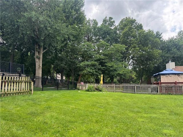 11400 Robinson Street, Overland Park, KS 66210