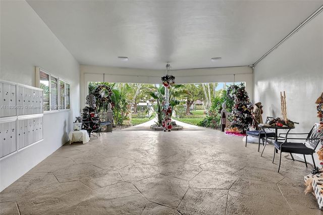 4805 NW 35th St 603, Lauderdale Lakes, FL 33319