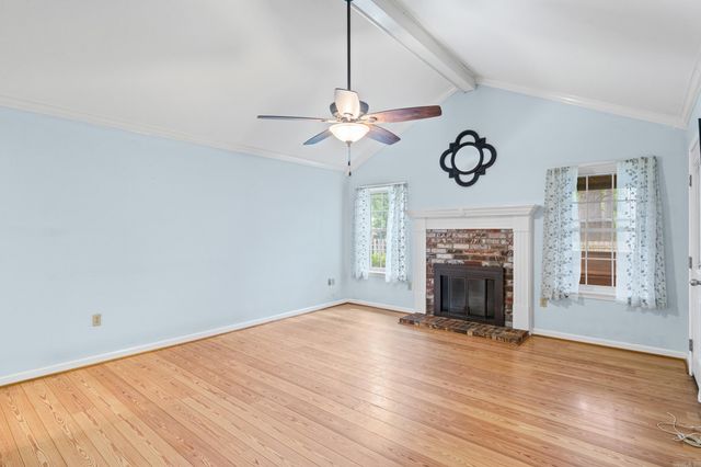 300 Jennifer Ln., Searcy, AR 72143