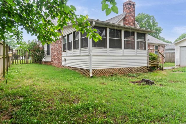 300 Jennifer Ln., Searcy, AR 72143