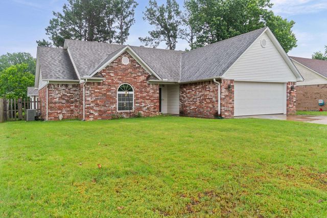 300 Jennifer Ln., Searcy, AR 72143