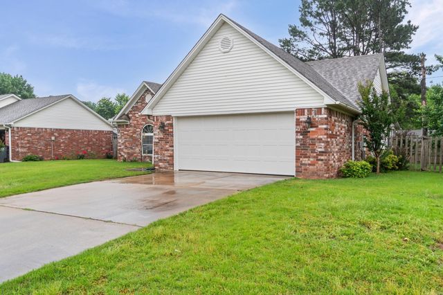 300 Jennifer Ln., Searcy, AR 72143