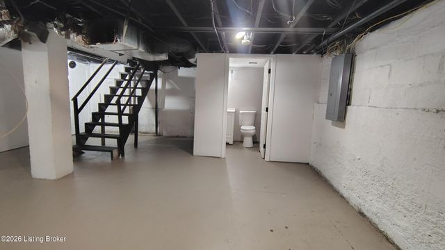 3604 W Market St, Louisville, KY 40212