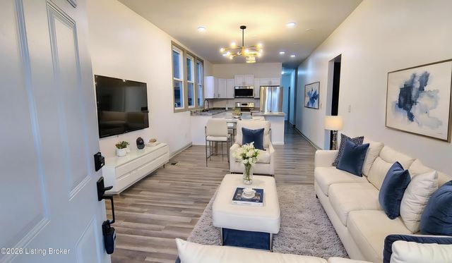 3604 W Market St, Louisville, KY 40212