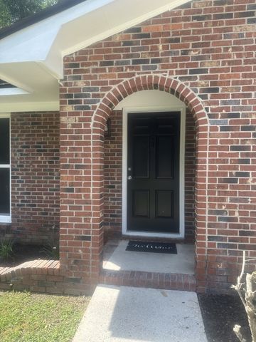 802 Circleview Dr, Dothan, AL 36301