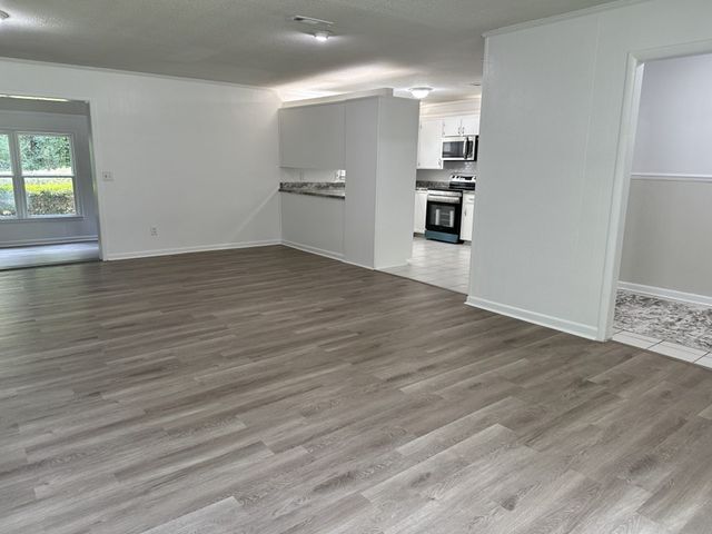 802 Circleview Dr, Dothan, AL 36301