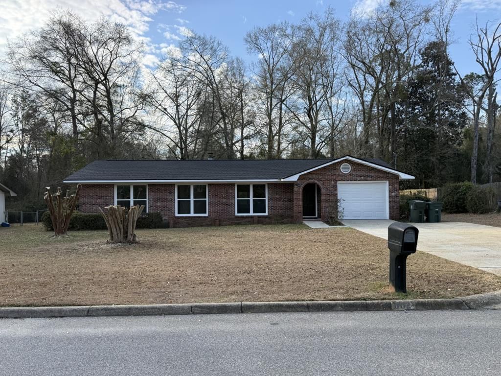 802 Circleview Dr, Dothan, AL 36301