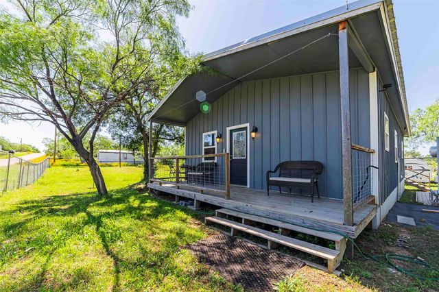 570 Poncho ST, Kingsland, TX 78639