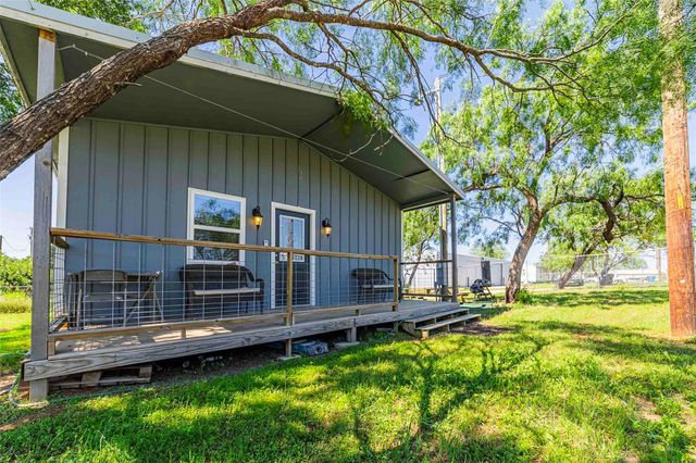 570 Poncho ST, Kingsland, TX 78639