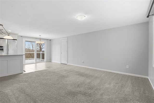 18 Crestwood Dr, Cecil, PA 15321