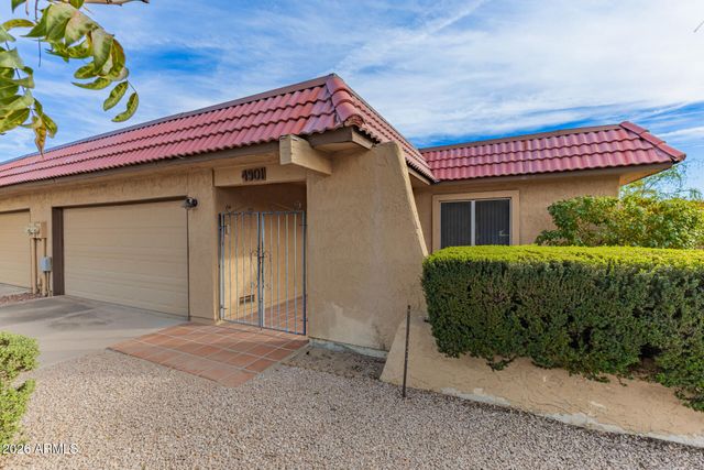 4901 E MAGIC STONE Drive, Phoenix, AZ 85044