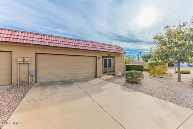 4901 E MAGIC STONE Drive, Phoenix, AZ 85044
