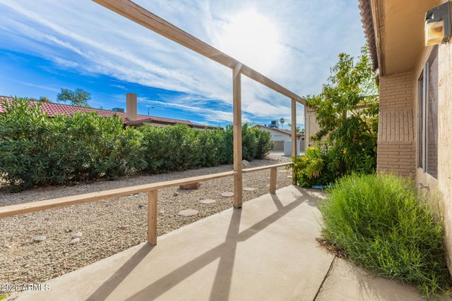 4901 E MAGIC STONE Drive, Phoenix, AZ 85044