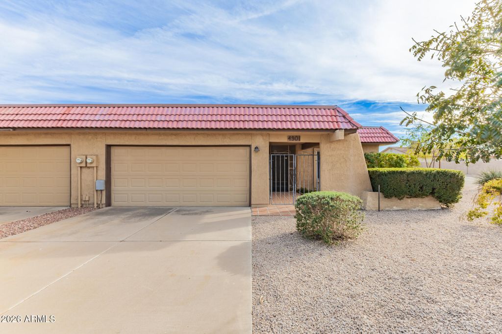 4901 E MAGIC STONE Drive, Phoenix, AZ 85044