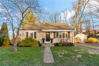 27 Linwood Road, Cumberland, RI 02864