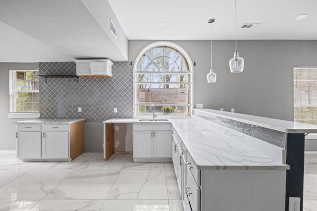 2550 EVERETT AVE, Memphis, TN 38112