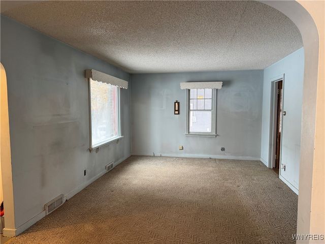 6467 Chestnut Ridge Road, Orchard Park, NY 14127