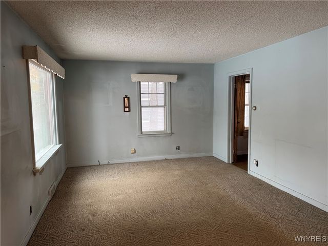 6467 Chestnut Ridge Road, Orchard Park, NY 14127