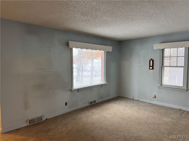 6467 Chestnut Ridge Road, Orchard Park, NY 14127