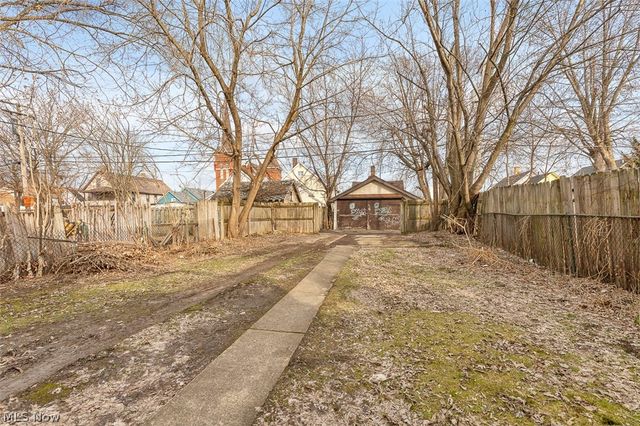 3279 W 44th Street, Cleveland, OH 44109