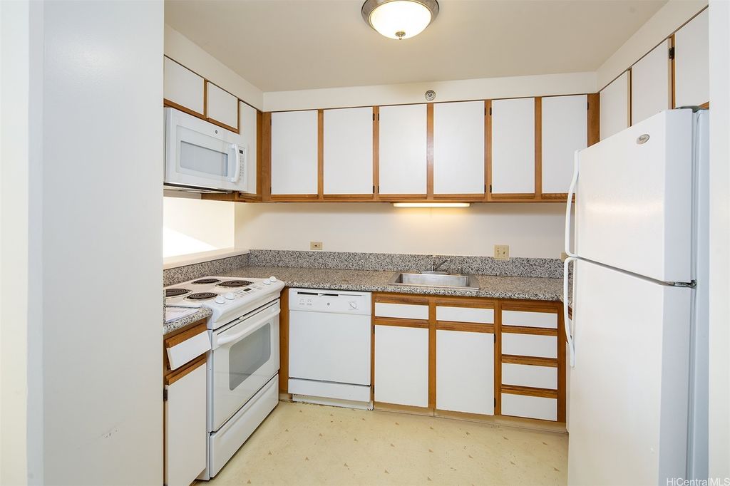 747 Wiliwili Street 1502, Honolulu, HI 96826