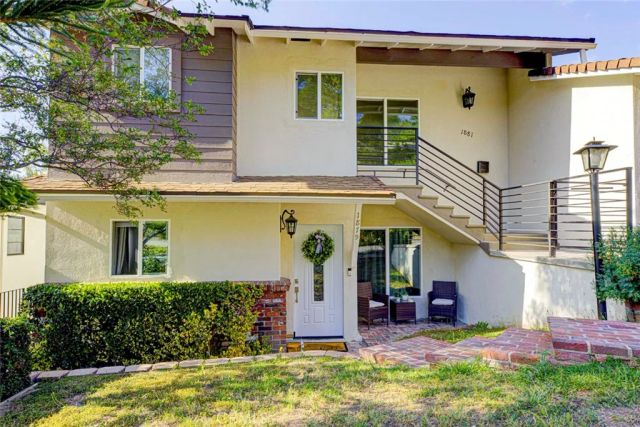 1881 Verdugo Loma Drive, Glendale, CA 91208