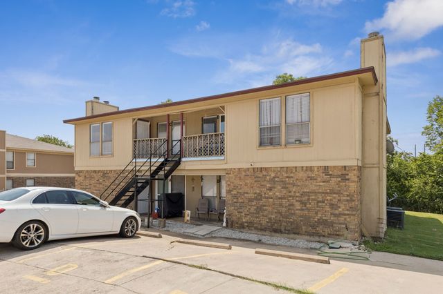 8113 Foxfire Lane, White Settlement, TX 76108