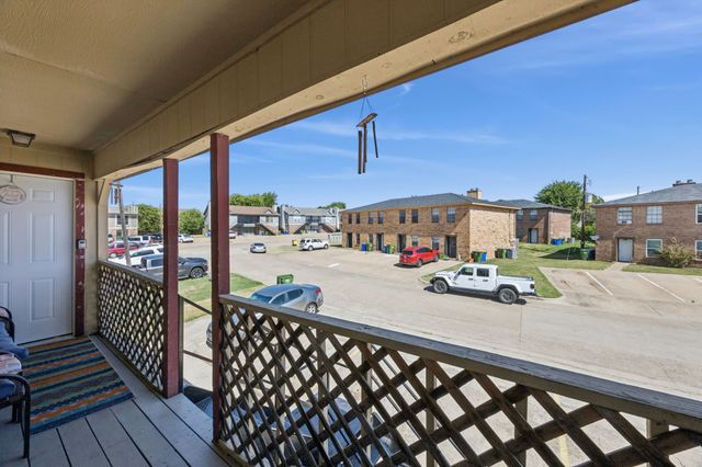 8113 Foxfire Lane, White Settlement, TX 76108