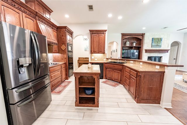 735 Sleepy Hollow Lane, Valley View, TX 76272