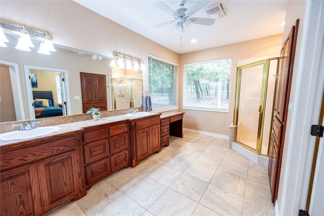 735 Sleepy Hollow Lane, Valley View, TX 76272