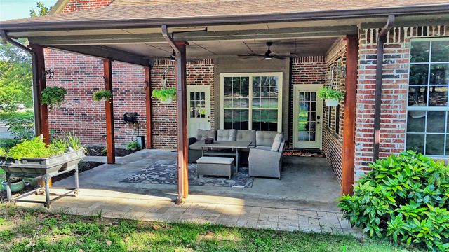 735 Sleepy Hollow Lane, Valley View, TX 76272