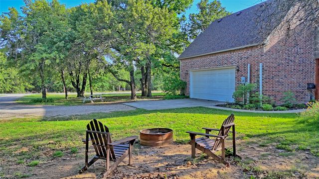 735 Sleepy Hollow Lane, Valley View, TX 76272