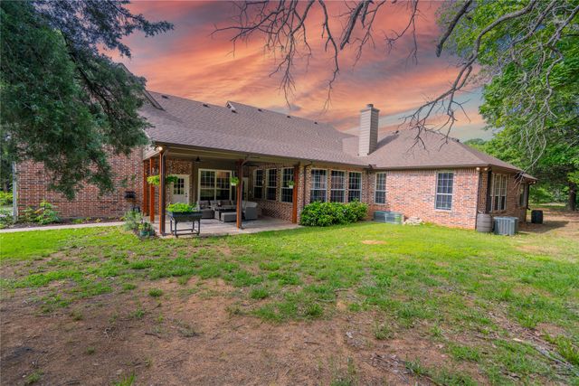 735 Sleepy Hollow Lane, Valley View, TX 76272