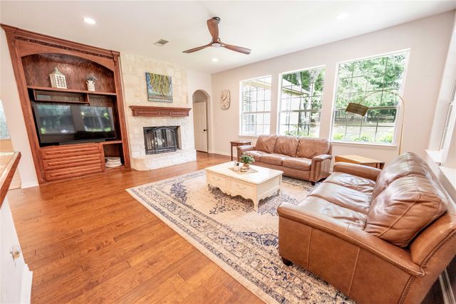 735 Sleepy Hollow Lane, Valley View, TX 76272