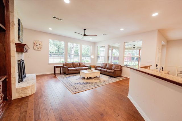 735 Sleepy Hollow Lane, Valley View, TX 76272