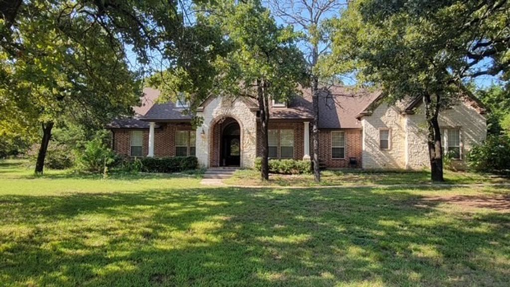 735 Sleepy Hollow Lane, Valley View, TX 76272