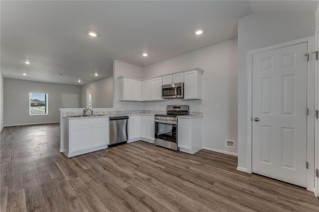 917 W Aiden Drive, Siloam Springs, AR 72761