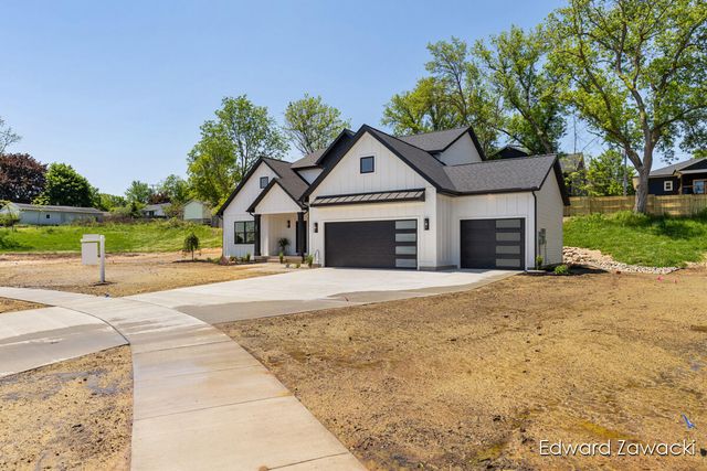 383 Rogue River View Drive Ne, Rockford City, MI 49341