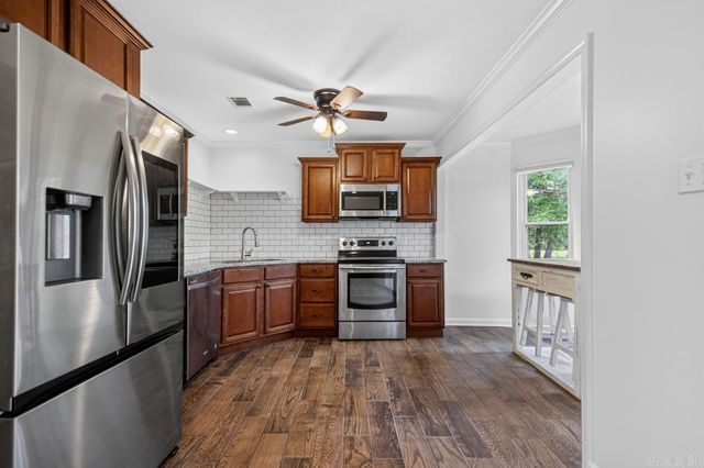 28 Arcadia Circle, Bryant, AR 72022