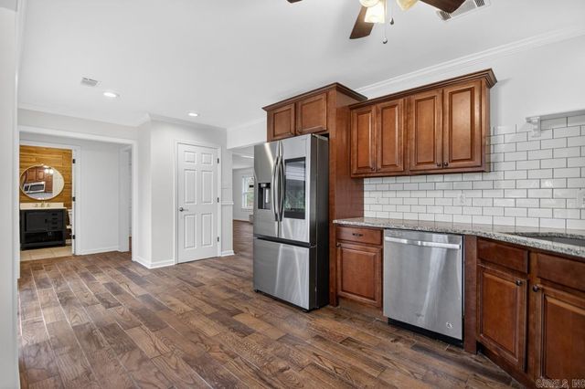 28 Arcadia Circle, Bryant, AR 72022
