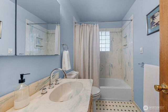 5508 31st Avenue NE, Seattle, WA 98105