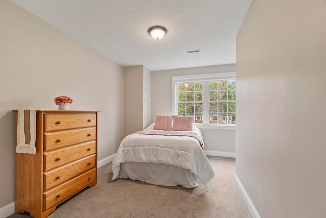 10 West St, Wilmington, MA 01887