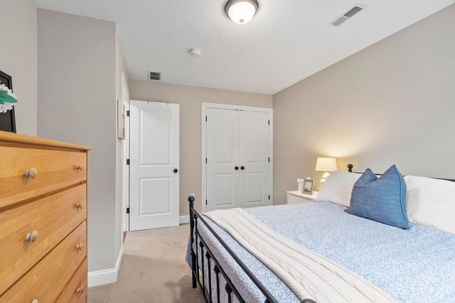 10 West St, Wilmington, MA 01887