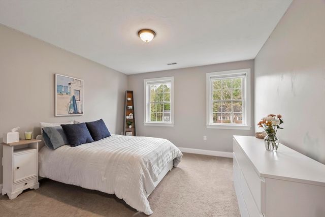 10 West St, Wilmington, MA 01887