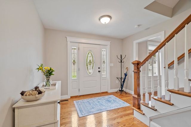 10 West St, Wilmington, MA 01887
