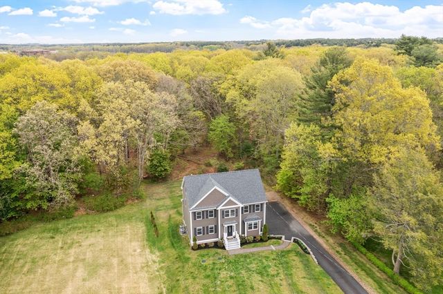 10 West St, Wilmington, MA 01887