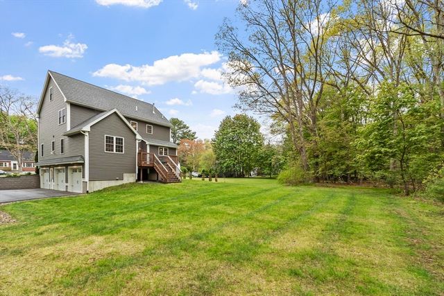 10 West St, Wilmington, MA 01887
