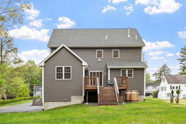 10 West St, Wilmington, MA 01887