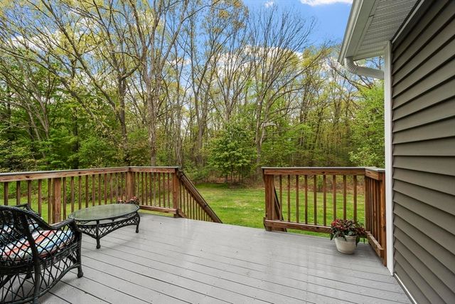 10 West St, Wilmington, MA 01887