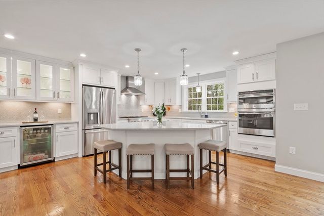 10 West St, Wilmington, MA 01887